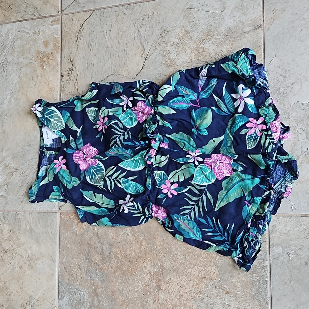 Old Nvy Girls floral rompers Size M (8)  EUC